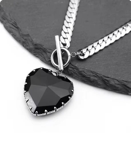 Red Heart Pendant Necklace Choker - Image 10