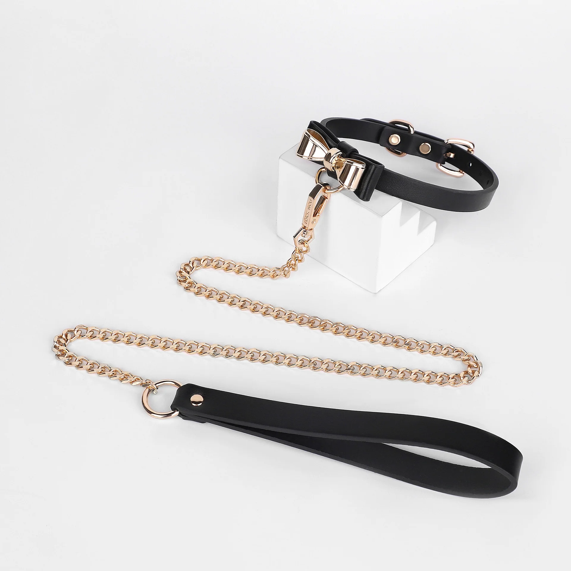 SM Gold Bow Iridescent Collar With Leash Suit - Image 6